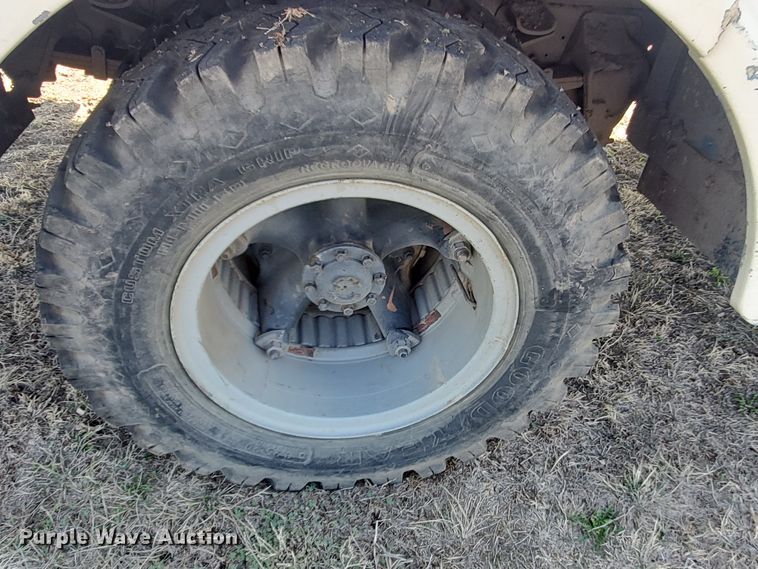 image for item IX9151 1978 Ford F600  bucket truck