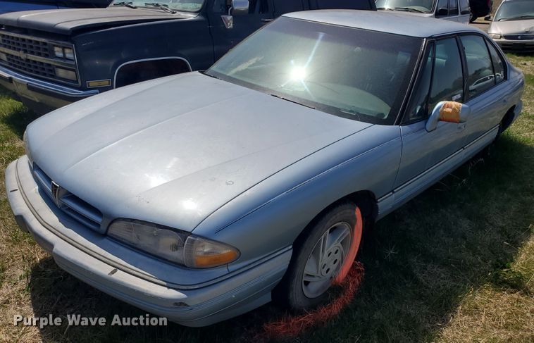image for item IX9179 1993 Pontiac Bonneville