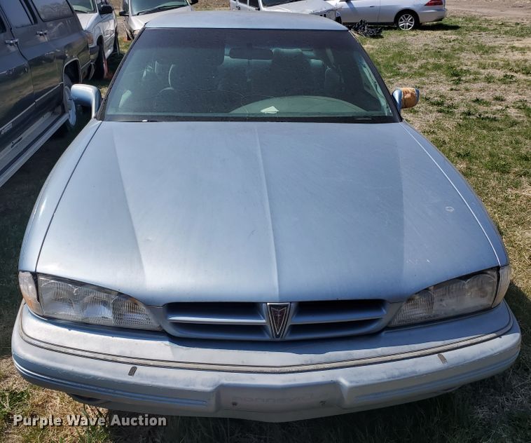 image for item IX9179 1993 Pontiac Bonneville