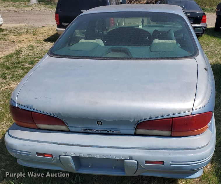 image for item IX9179 1993 Pontiac Bonneville