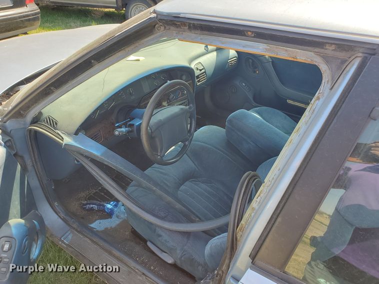 image for item IX9179 1993 Pontiac Bonneville