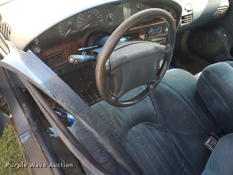 image for item IX9179 1993 Pontiac Bonneville