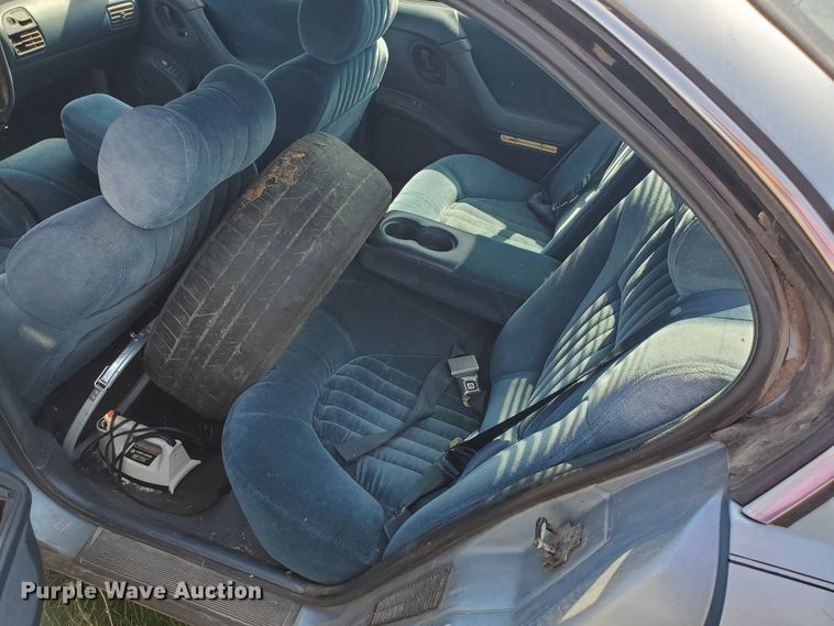 image for item IX9179 1993 Pontiac Bonneville