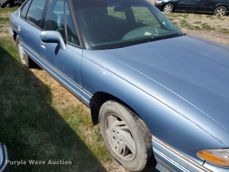 image for item IX9179 1993 Pontiac Bonneville