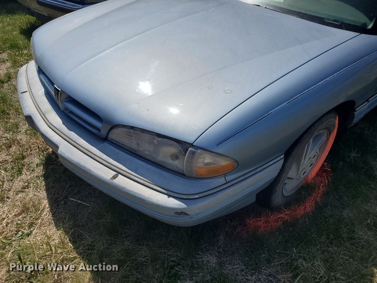 image for item IX9179 1993 Pontiac Bonneville