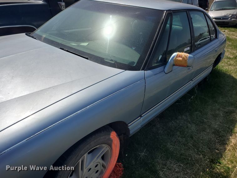 image for item IX9179 1993 Pontiac Bonneville