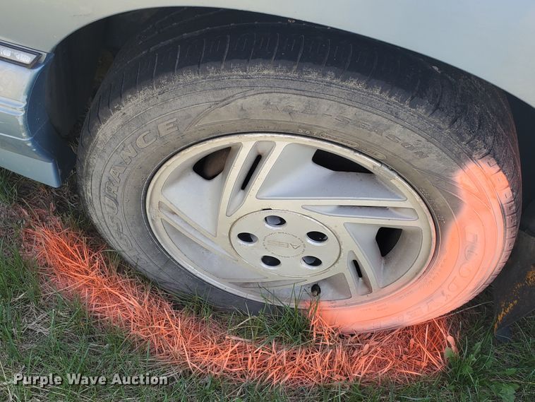 image for item IX9179 1993 Pontiac Bonneville