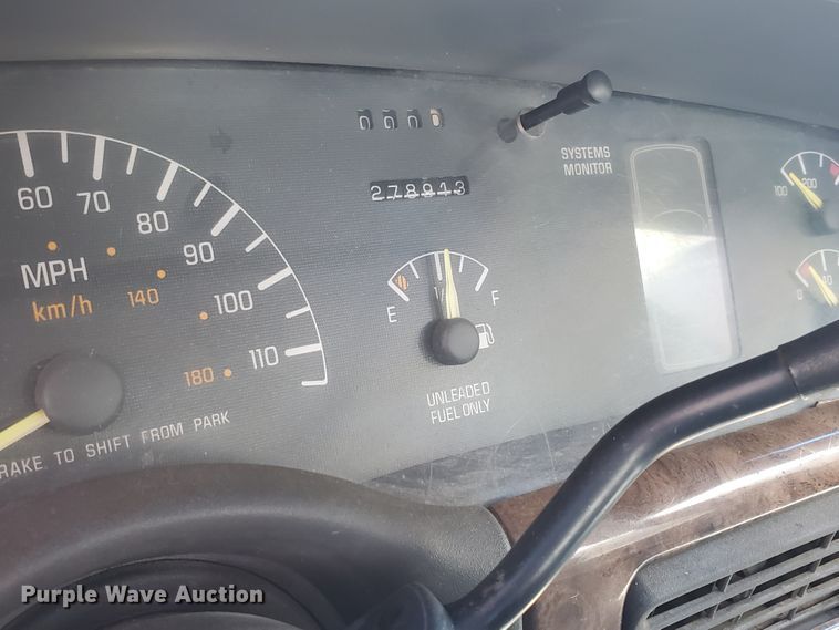 image for item IX9179 1993 Pontiac Bonneville