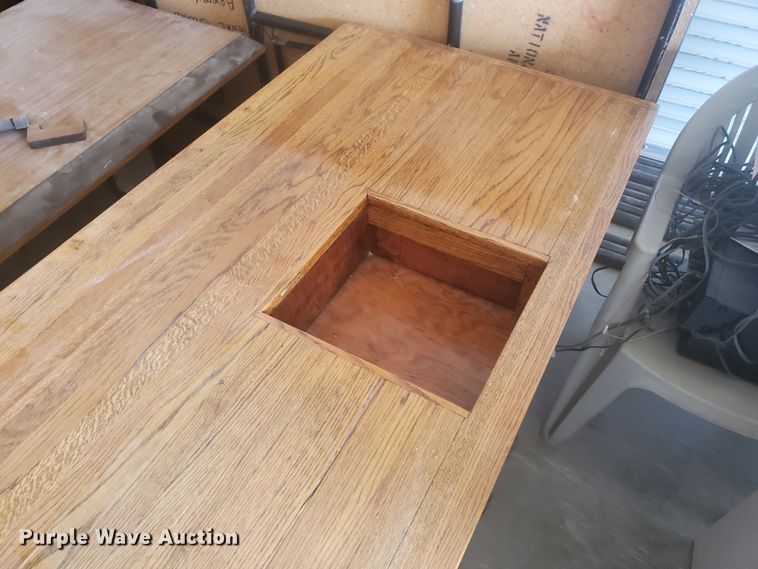 image for item IX9232 (4) desks