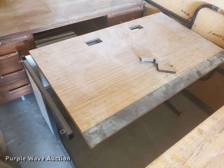 image for item IX9232 (4) desks