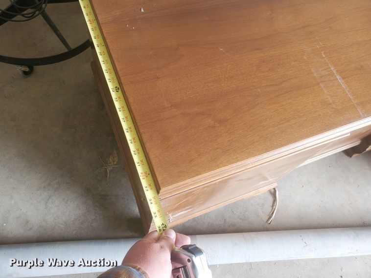 image for item IX9232 (4) desks