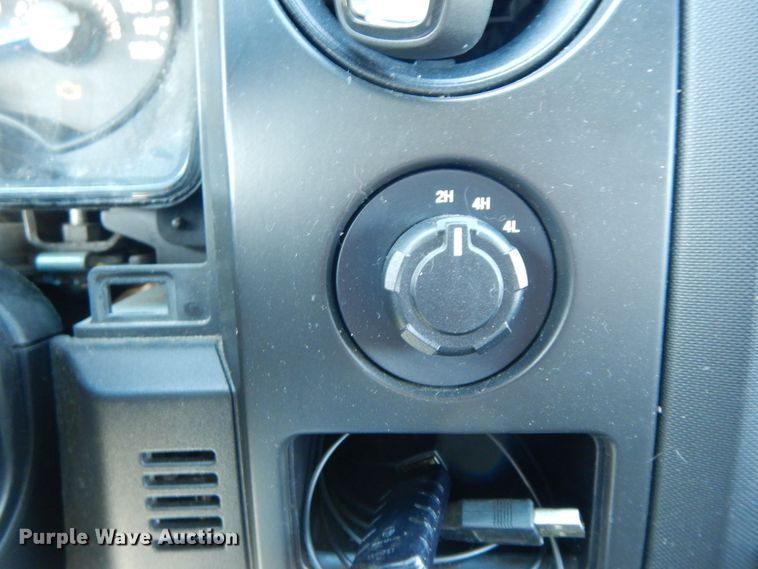 image for item IX9478 2013 Ford F150  SuperCrew pickup truck