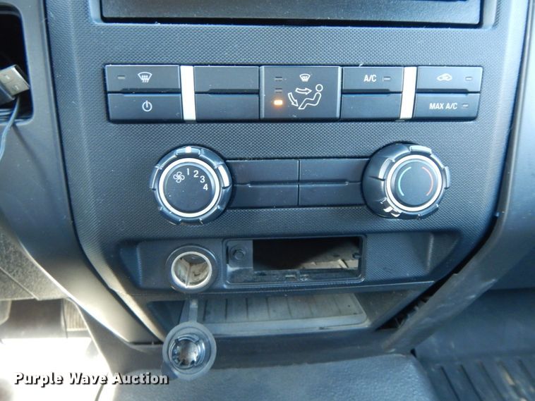 image for item IX9478 2013 Ford F150  SuperCrew pickup truck