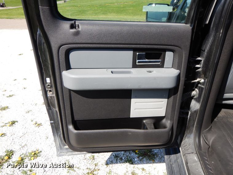 image for item IX9478 2013 Ford F150  SuperCrew pickup truck