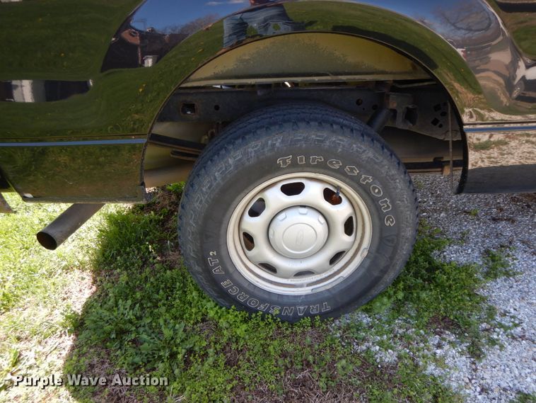 image for item IX9478 2013 Ford F150  SuperCrew pickup truck