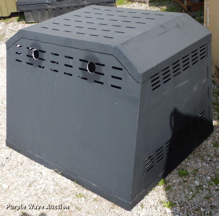 image for item IX9480 Metal dog kennel