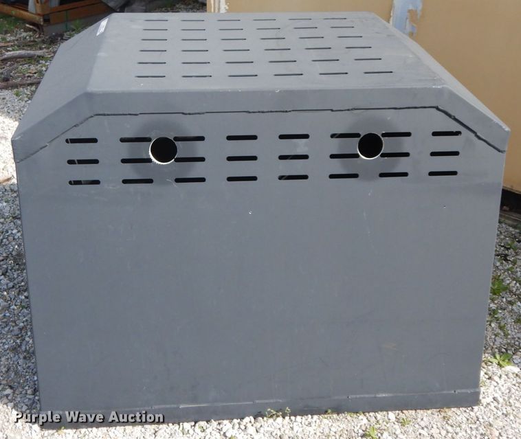 image for item IX9480 Metal dog kennel