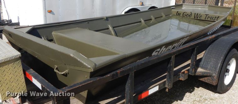 image for item IX9482 1999 OMC 1542M/T  boat