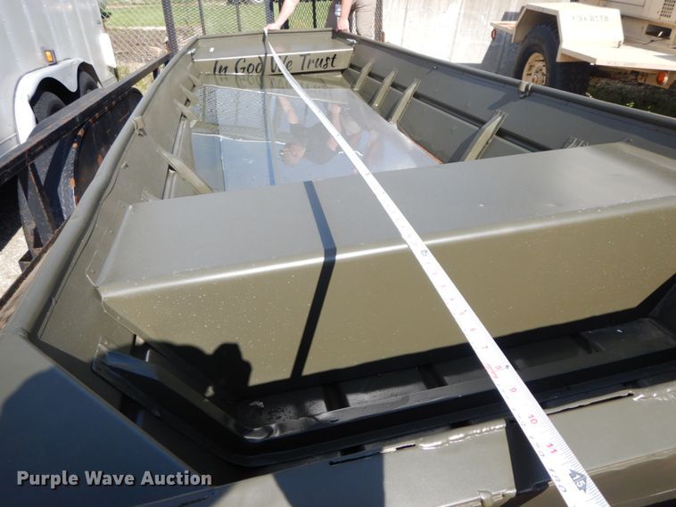 image for item IX9482 1999 OMC 1542M/T  boat