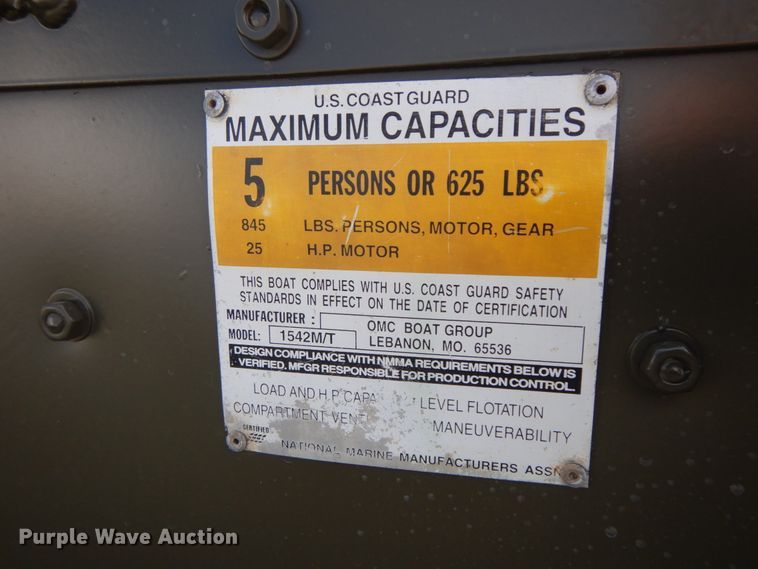 image for item IX9482 1999 OMC 1542M/T  boat