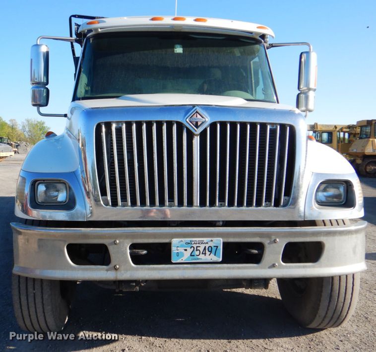 image for item IY9441 2005 International 7500  dump truck