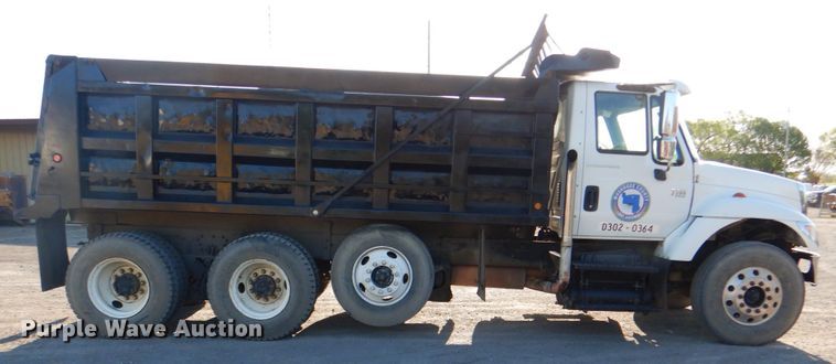 image for item IY9441 2005 International 7500  dump truck