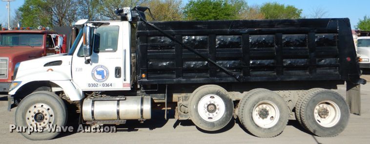 image for item IY9441 2005 International 7500  dump truck