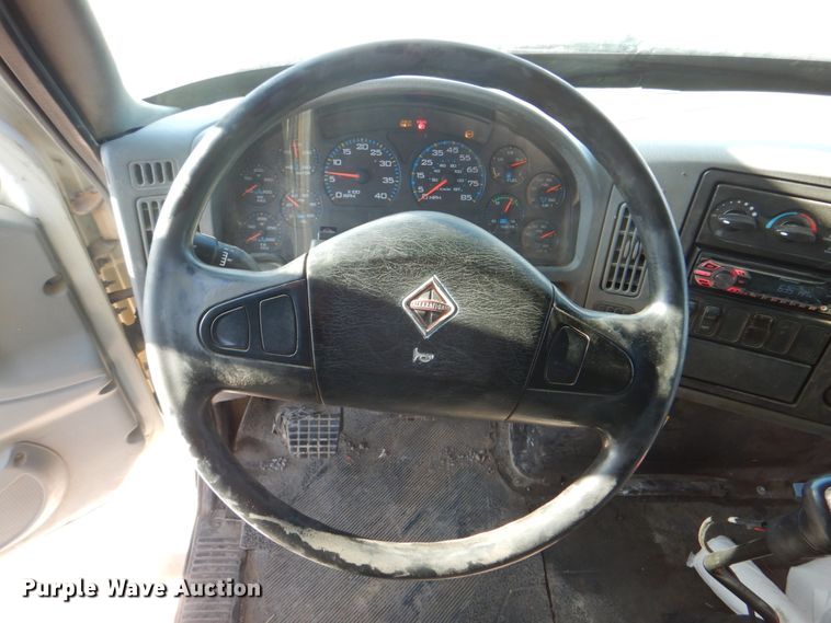 image for item IY9441 2005 International 7500  dump truck