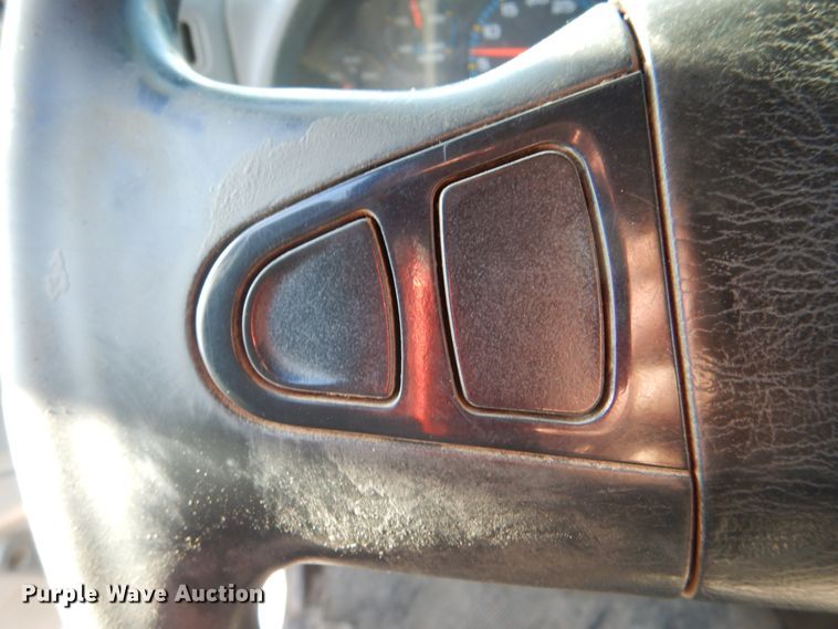 image for item IY9441 2005 International 7500  dump truck