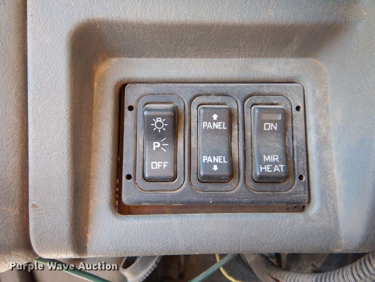 image for item IY9441 2005 International 7500  dump truck