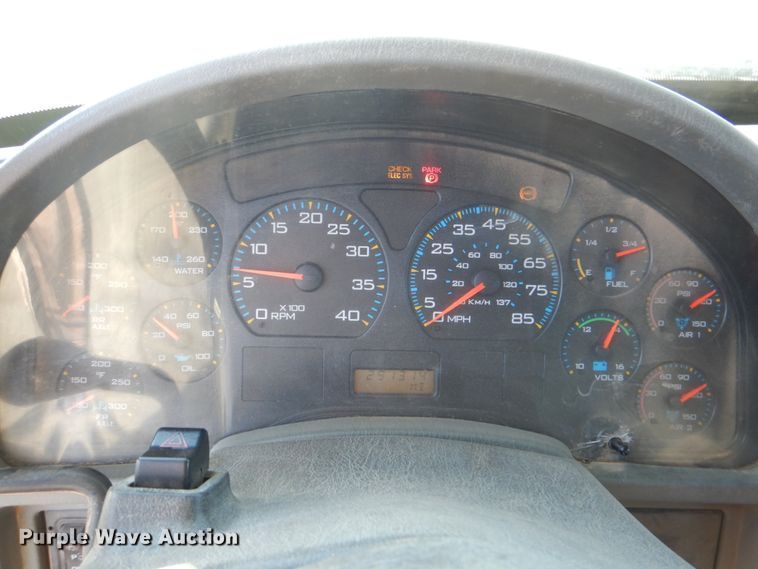 image for item IY9441 2005 International 7500  dump truck