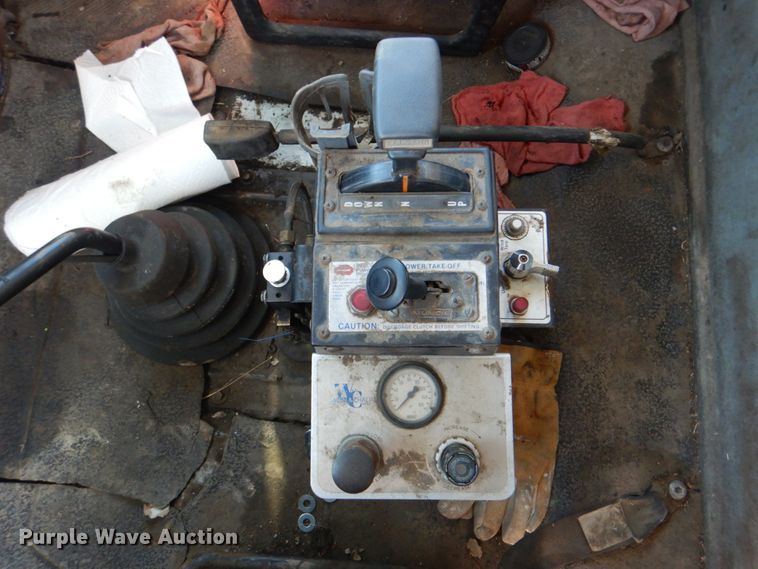 image for item IY9441 2005 International 7500  dump truck