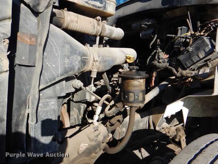 image for item IY9441 2005 International 7500  dump truck