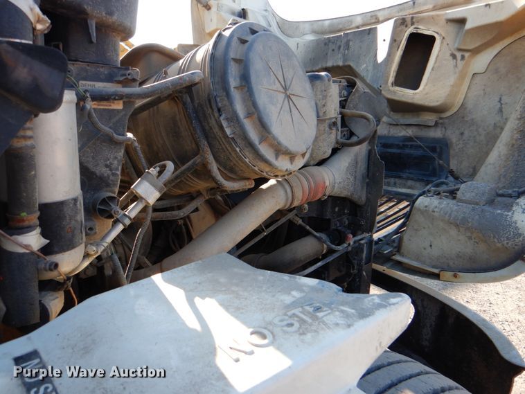 image for item IY9441 2005 International 7500  dump truck