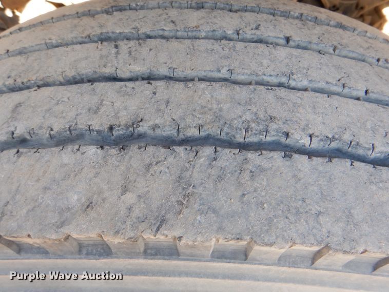 image for item IY9441 2005 International 7500  dump truck