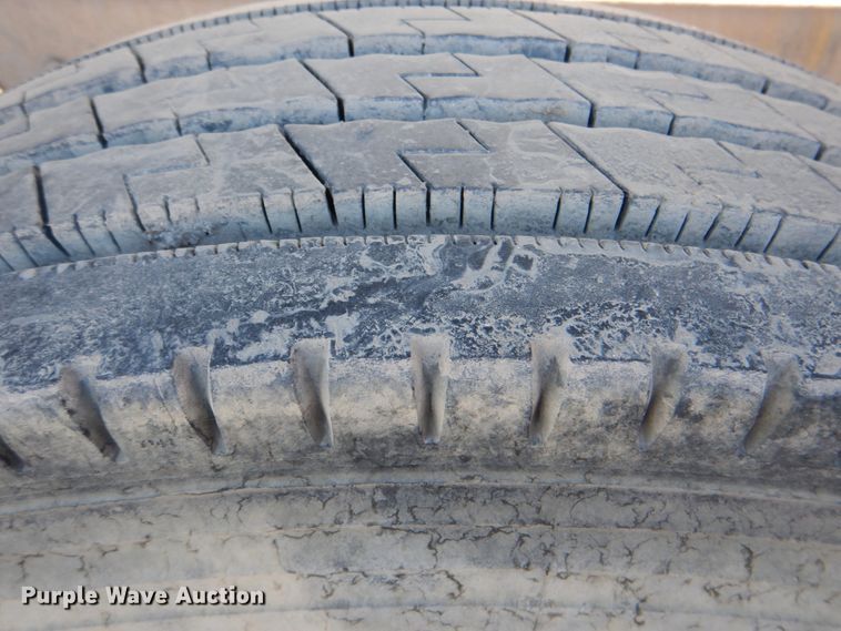 image for item IY9441 2005 International 7500  dump truck