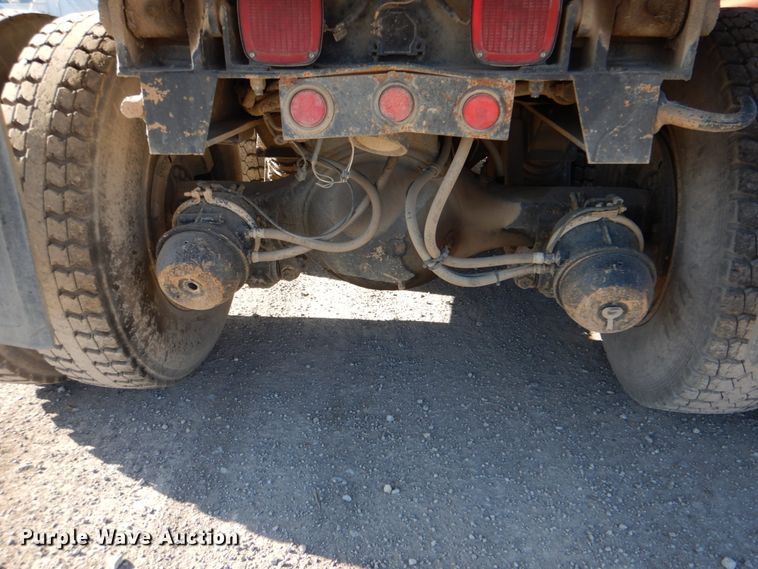 image for item IY9441 2005 International 7500  dump truck