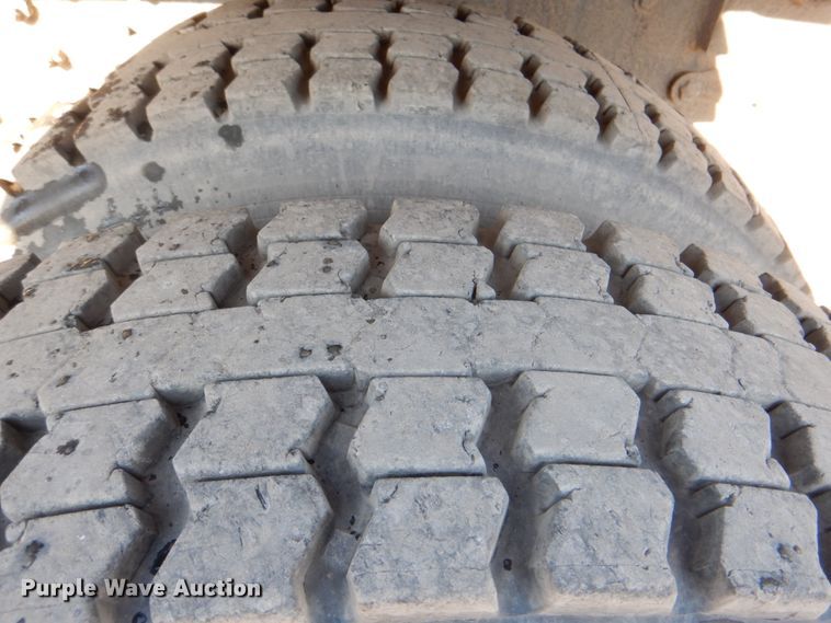 image for item IY9441 2005 International 7500  dump truck