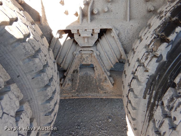 image for item IY9441 2005 International 7500  dump truck