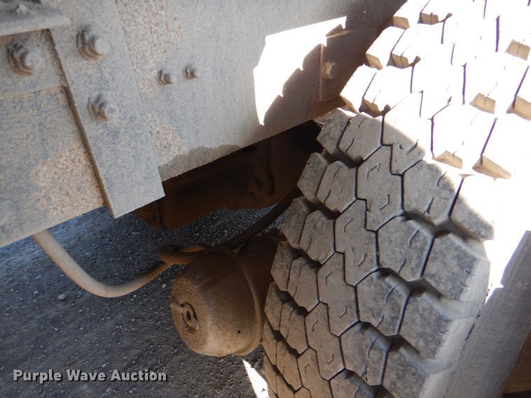 image for item IY9441 2005 International 7500  dump truck