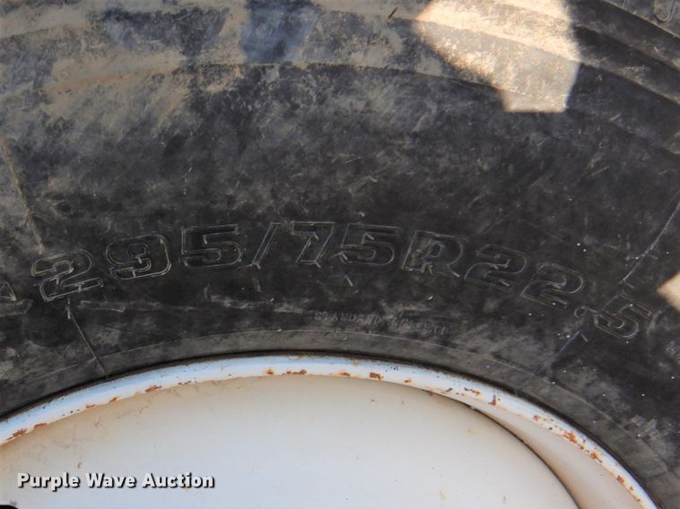 image for item IY9441 2005 International 7500  dump truck