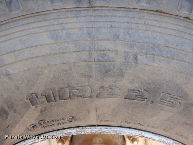 image for item IY9441 2005 International 7500  dump truck