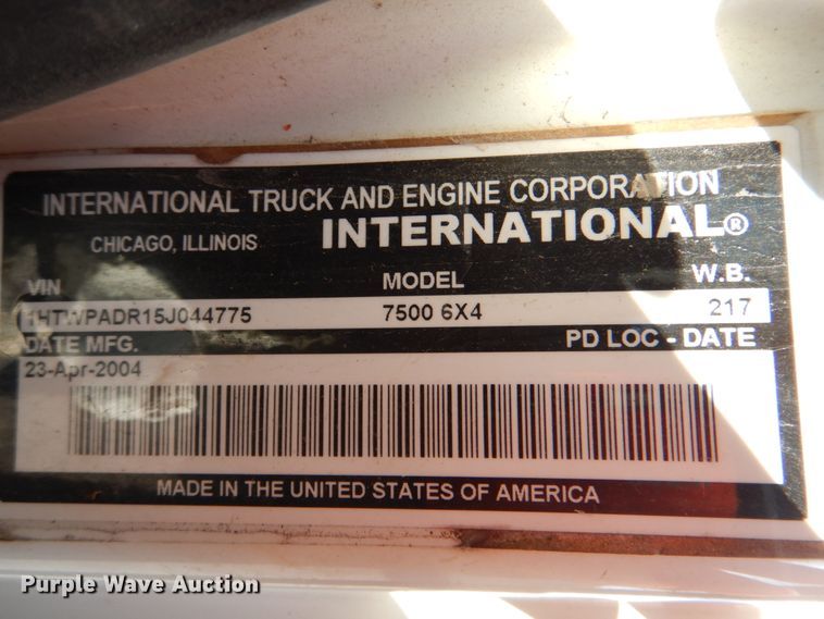 image for item IY9441 2005 International 7500  dump truck