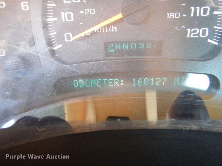 image for item IY9456 2004 Chevrolet Silverado 1500  pickup truck