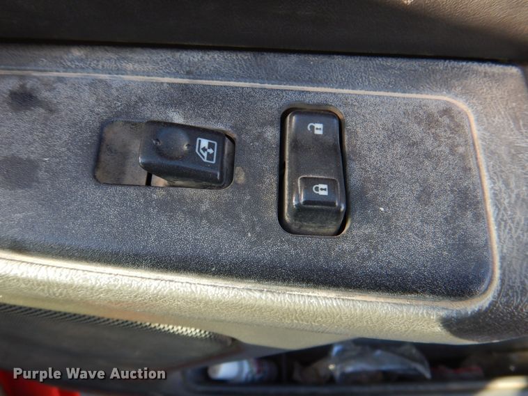 image for item IY9456 2004 Chevrolet Silverado 1500  pickup truck