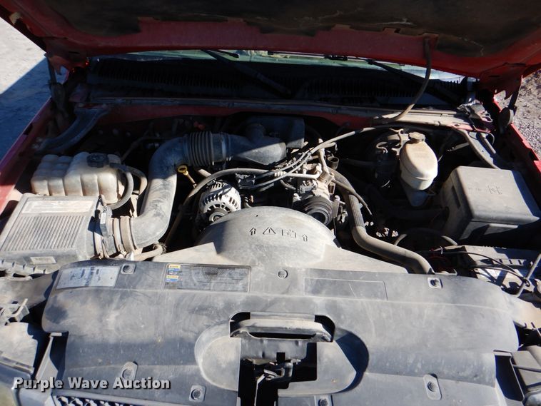 image for item IY9456 2004 Chevrolet Silverado 1500  pickup truck