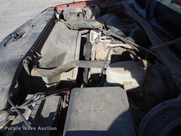 image for item IY9456 2004 Chevrolet Silverado 1500  pickup truck