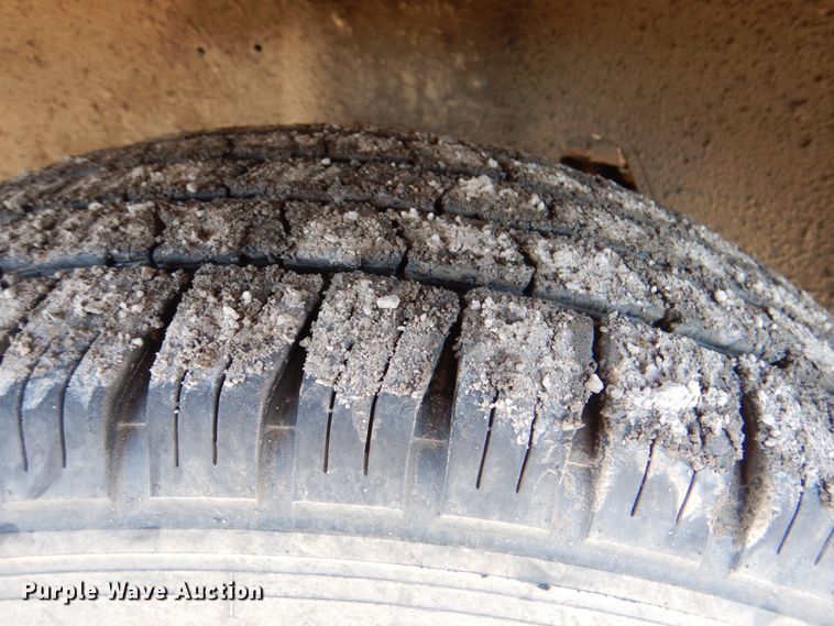 image for item IY9456 2004 Chevrolet Silverado 1500  pickup truck