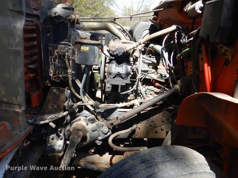 image for item IY9461 1992 International 4700  flatbed truck