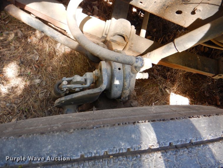 image for item IY9461 1992 International 4700  flatbed truck